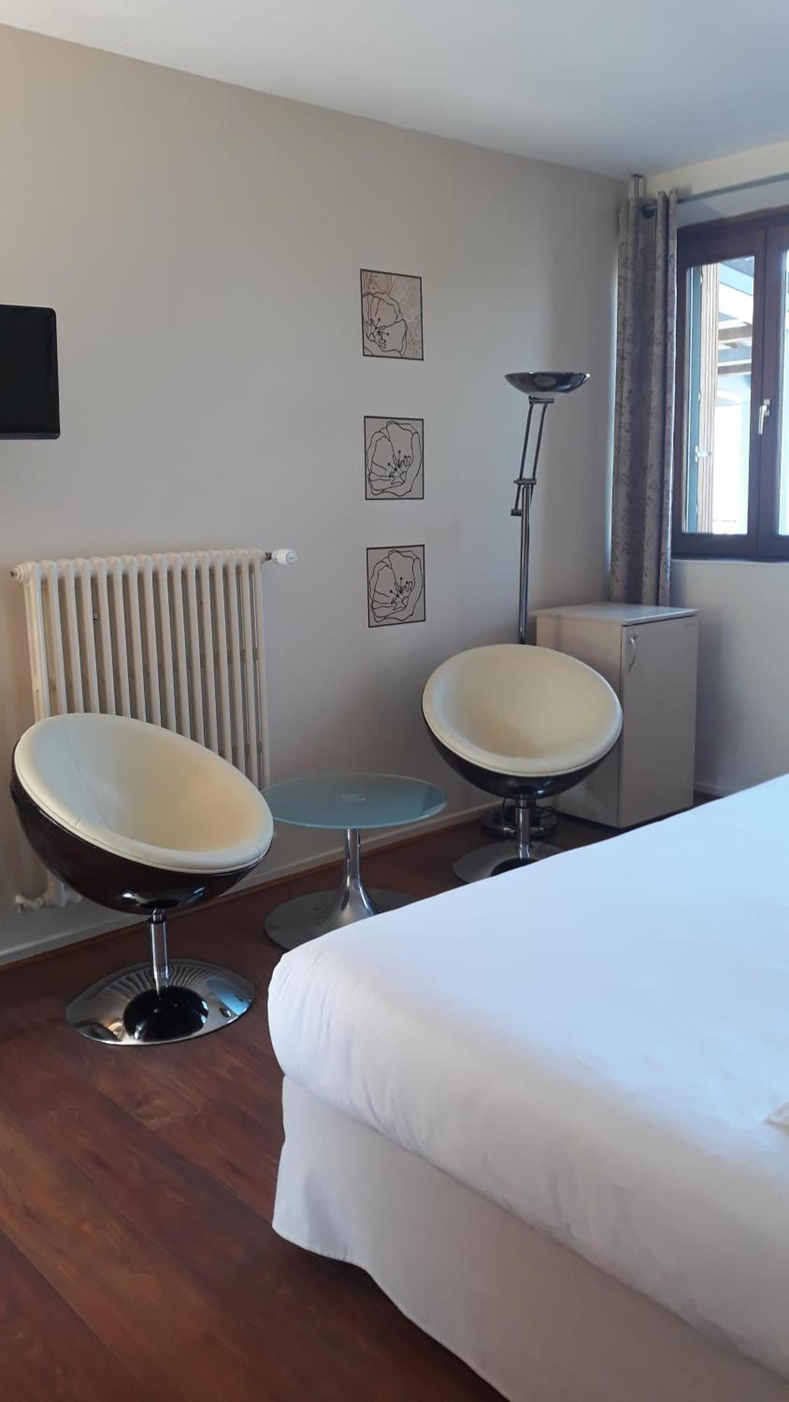 Hotel L'Oasis Évian-les-Bains Esterno foto